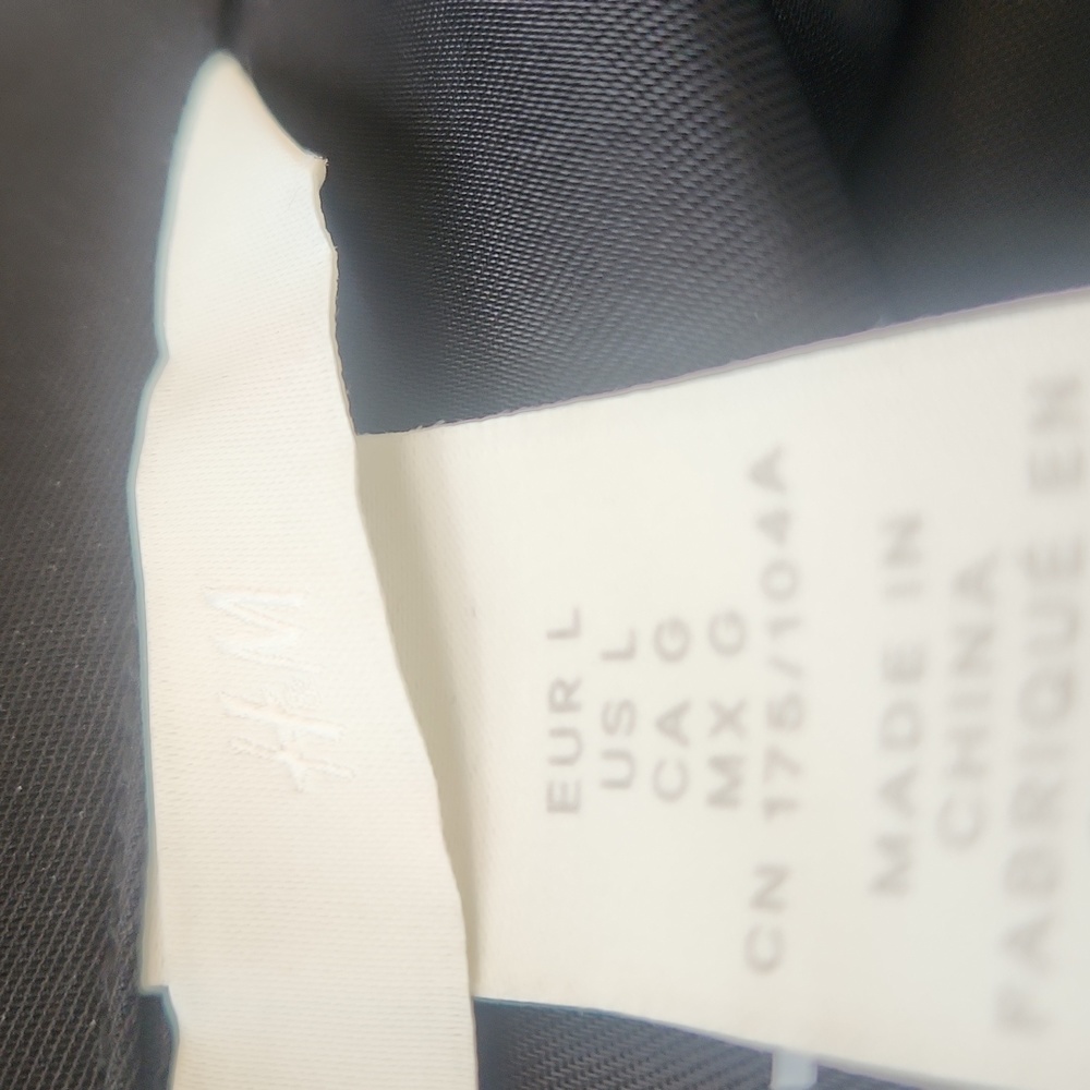H&M Ruffle Collared Blouse New Without Tags - Picture 9 of 10